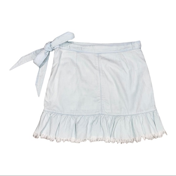 Blank NYC Women’s Light Denim Ruffled Frayed Wrap Skirt Size 30 - Picture 4 of 8